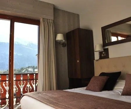 Du Soleil Hotel